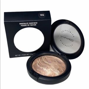 MAC COSMETICS PERFECT TOPPING MINERALIZE SKINFINIS